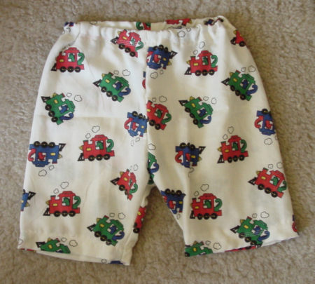 Baby pyjama shorts with trains