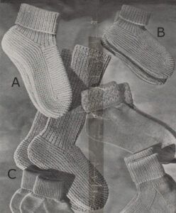 Lady's and child's bed socks from 1948. Free knitting pattern.