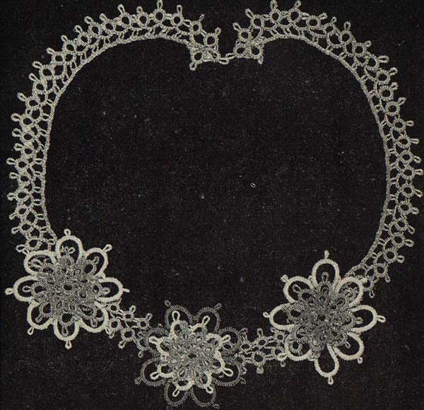 Tatted necklace for the early 1930's (pattern available for free download)