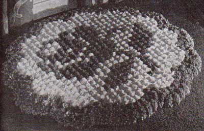 Rose pom pom rug