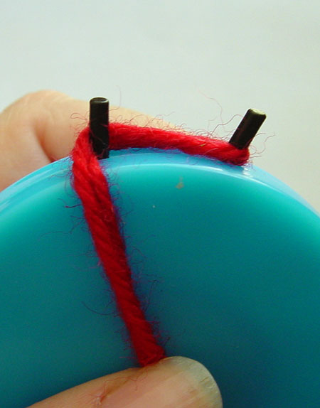 Winding a larger flower on a flower loom