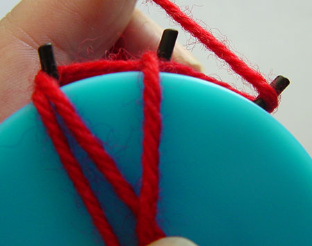 Winding a larger flower on a flower loom