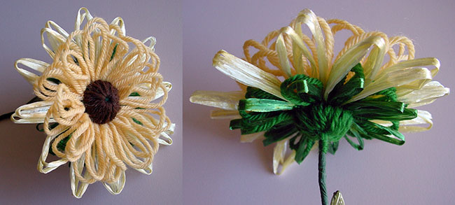 Lifelike loomed flowers