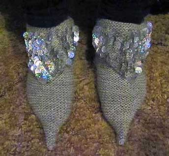 Knit harem slippers with spangles