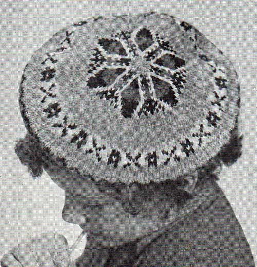 Larch vintage beret in traditional fair-isle knitting. Free pattern.