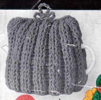 square crochet teacozy with ribbed stitch pattern