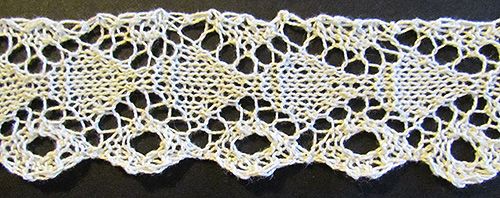 Diamond and circle lace knit edging knit from a Victorian era knitting pattern