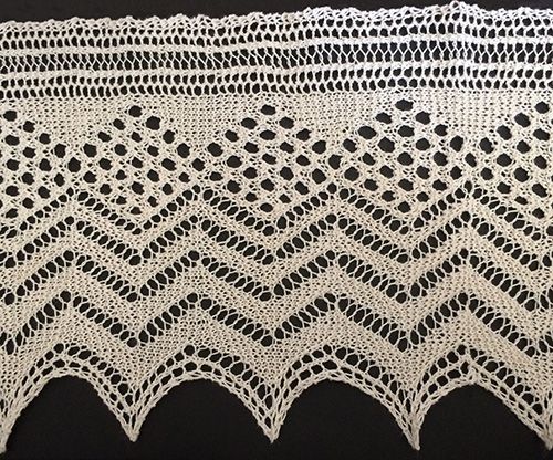 Diamond and zig-zag knitted lace edging