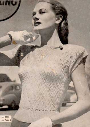 1940s short sleeve top with lace patterning