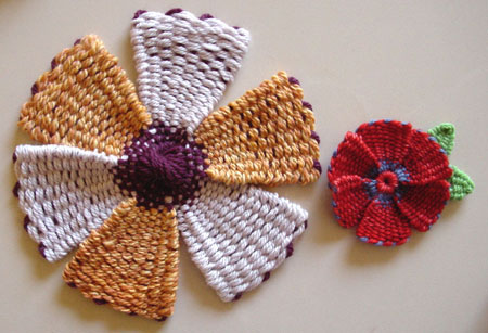 Woven yarn flowers