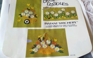 Daisy Doodles Studio Twelve flower loom kit