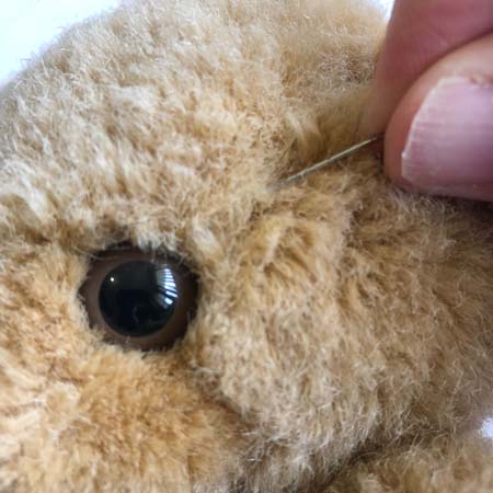 How to Replace a Teddy Bear's Eye » 